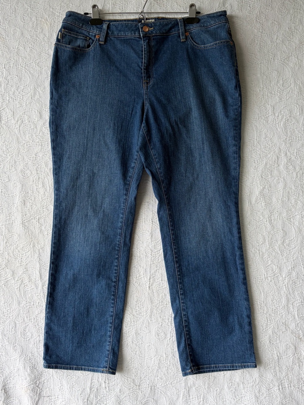 L.L. Bean Favorite Fit Straight Leg Jeans Medium Wash 16 Petite